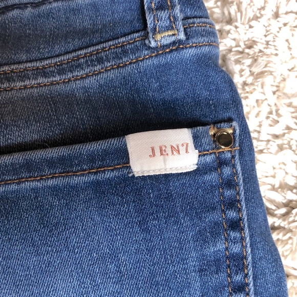 Jen 7 for 7 For All Mankind Jeans High-rise, bottom fringe with back zip, size 6 - Picture 4 of 10